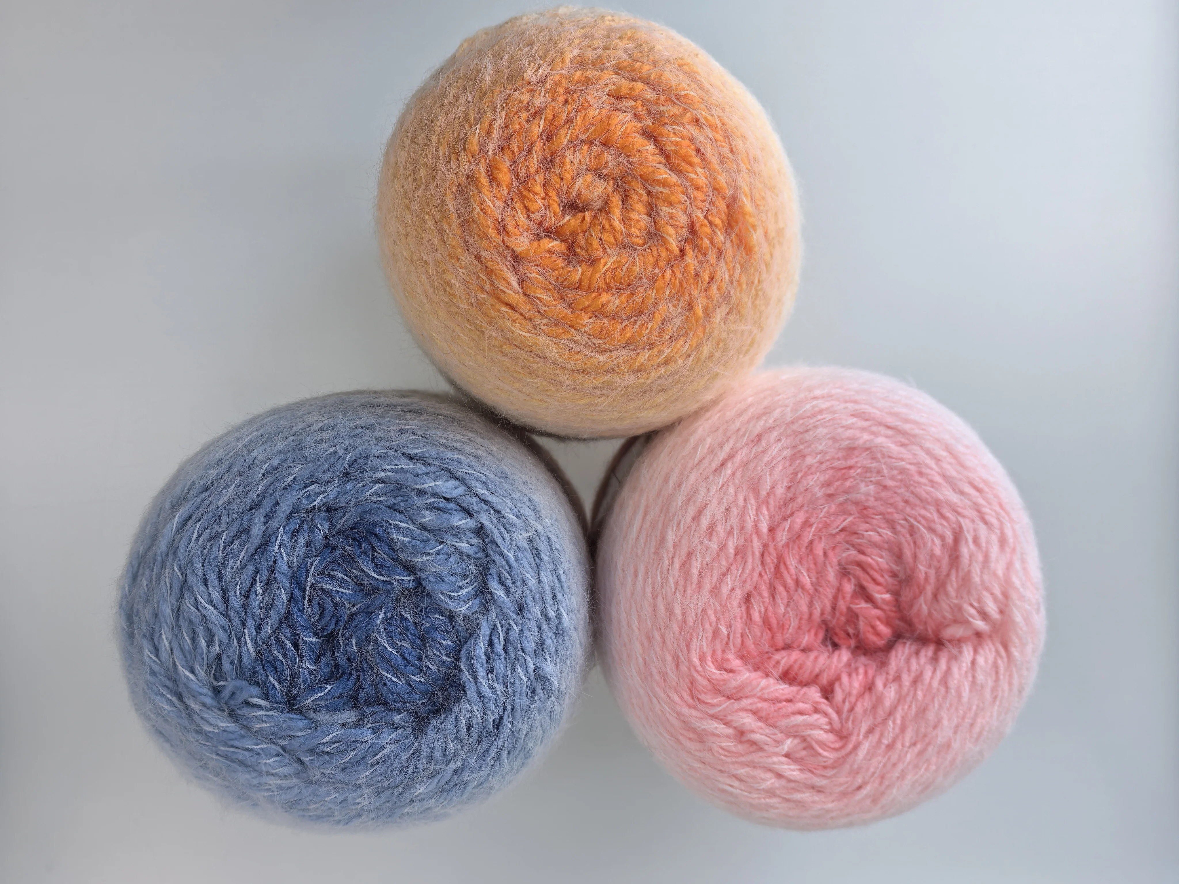 SLYN-1208 Acrylic and 20% Nylon yarn - Ombre Yarn for Crocheting - Large Skein of Gradient Yarn Cake, Medium Soft Knitting/Crochet Yarns for Blankets, Scarves, Shawls and Garments. - Yongchen Technology supplier